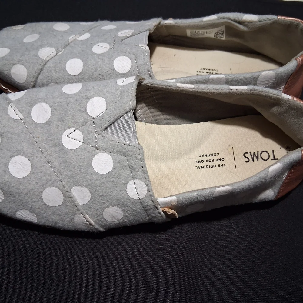 Toms Gray and White Polka Dot Flats - Picture 3 of 8
